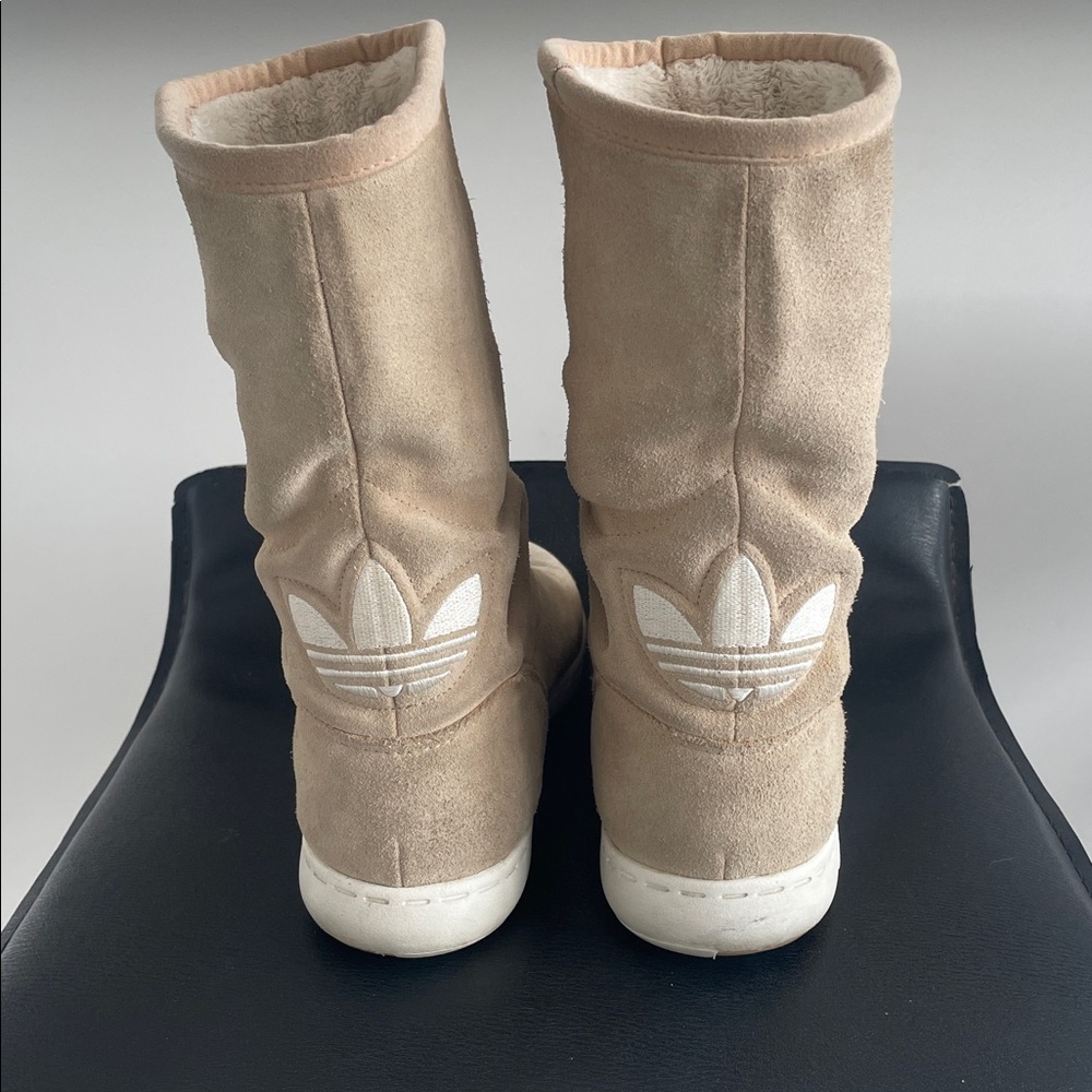 Adidas Winter Tan Suede Boots - Trefoil Logo - Fully Lined With Faux Fur lined - Picture 12 of 16
